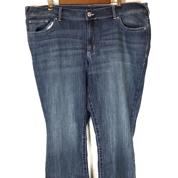 Maurices boot cut ( short) - Picture 2 of 7